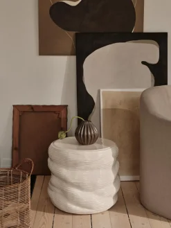 Broste Copenhagen Earthernware Tisch