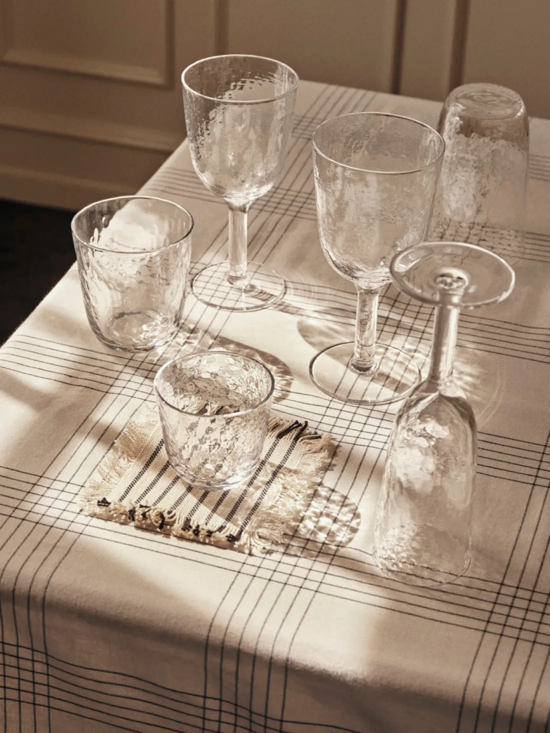 Broste Copenhagen Hammered Rotweinglas